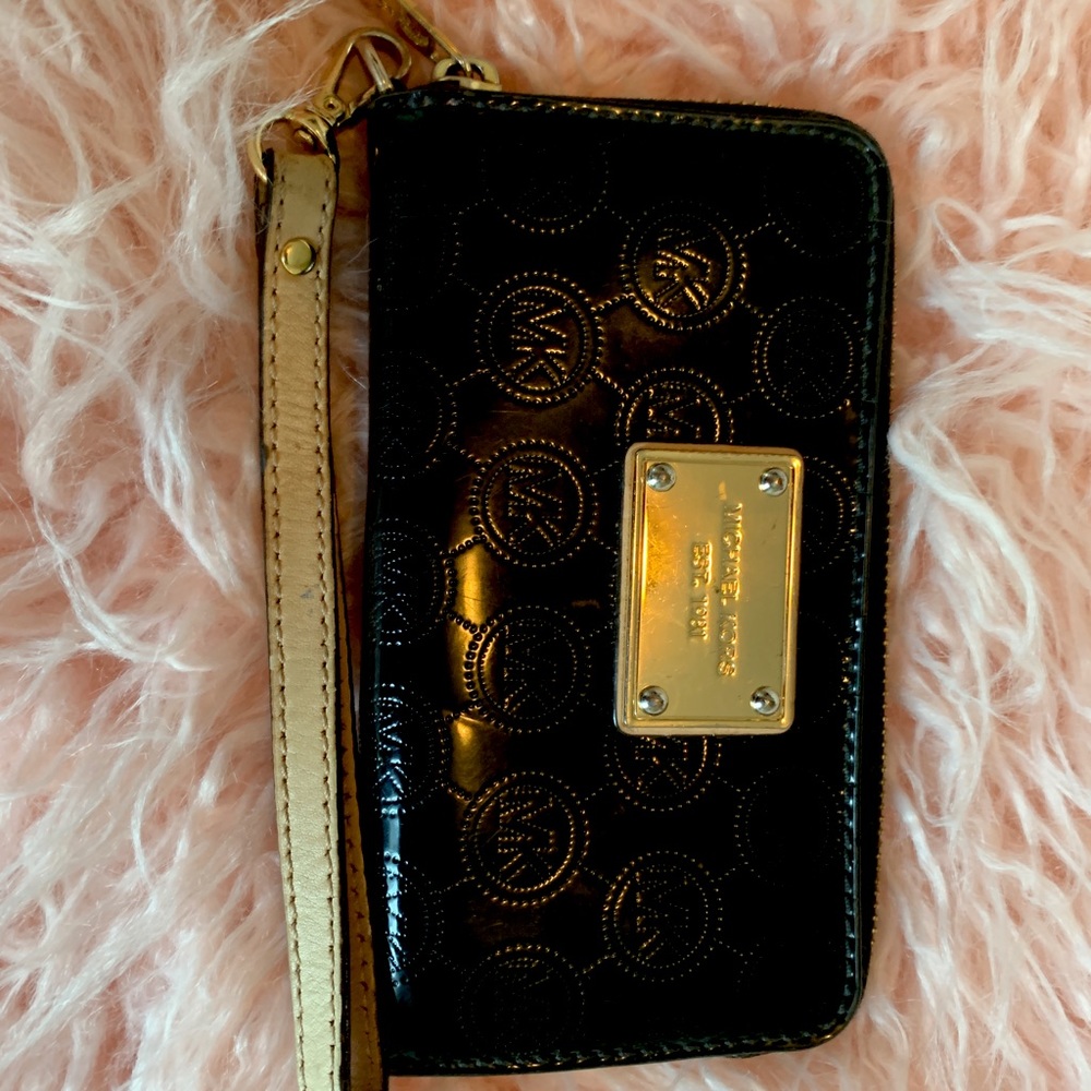 Michael Kors wristlet